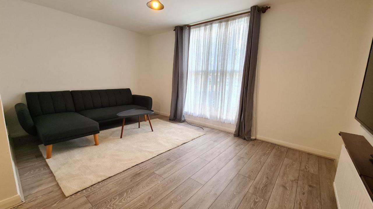 185 Lanark Apartment *